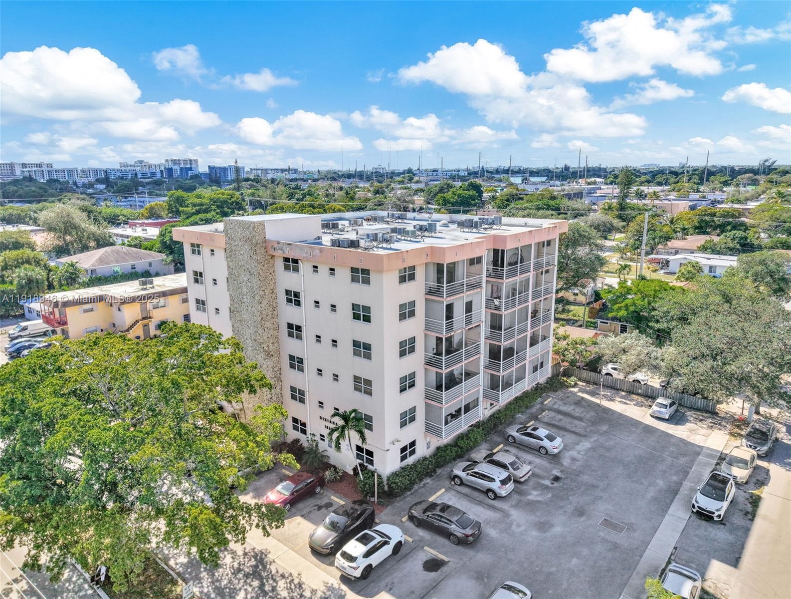 1830 Dixieanna St #506 Hollywood, FL 33020