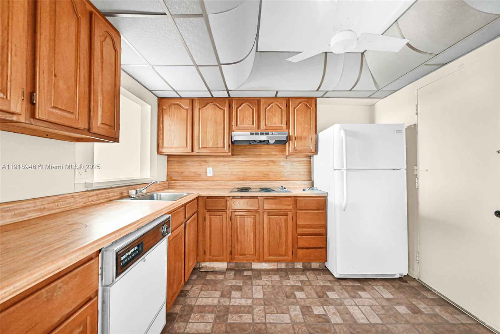 1830 Dixieanna St #506 Hollywood, FL 33020