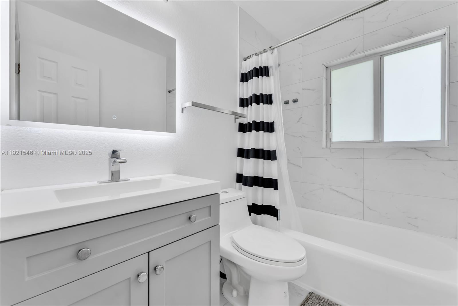 195 NW 115th St Miami, FL 33168