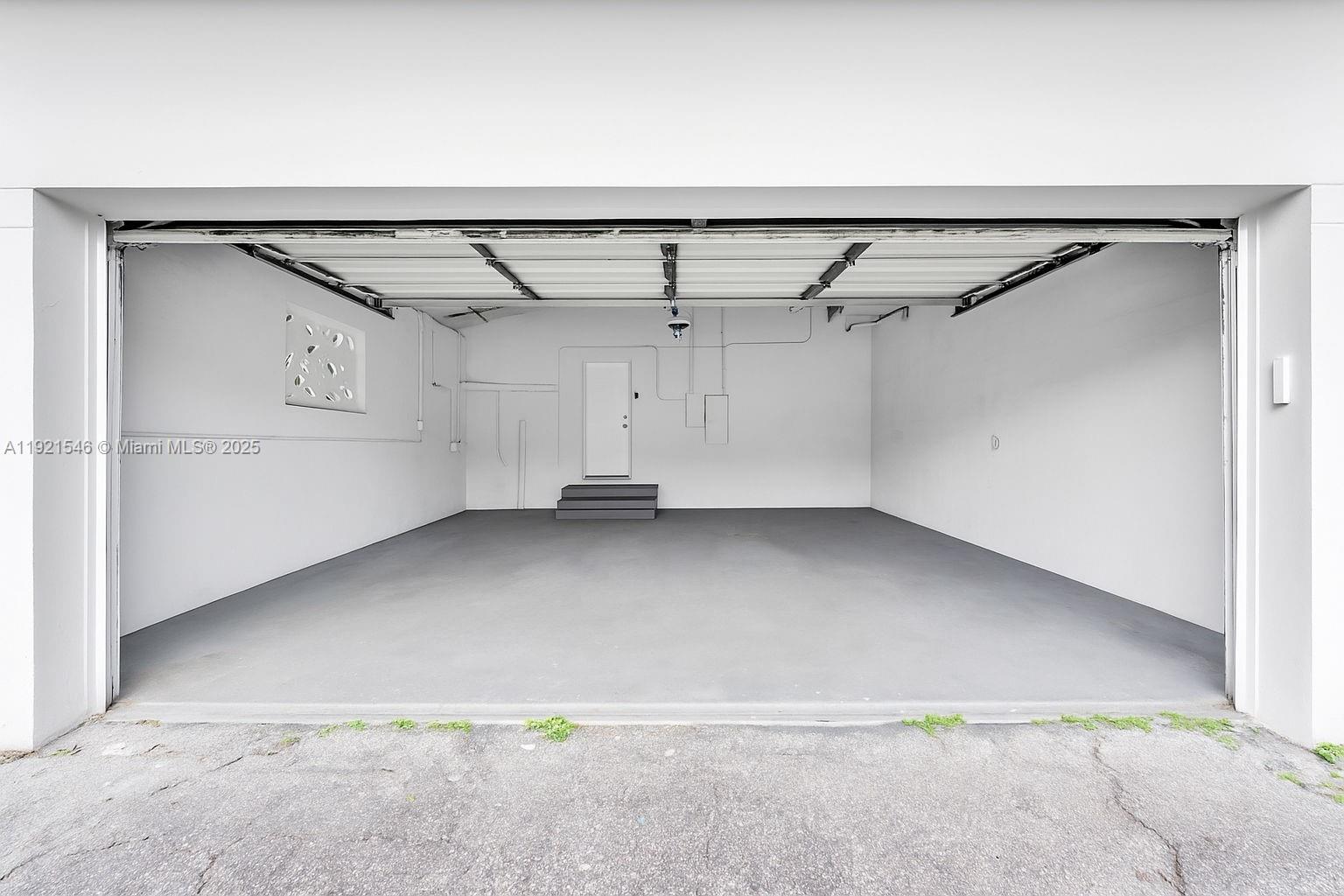 195 NW 115th St Miami, FL 33168