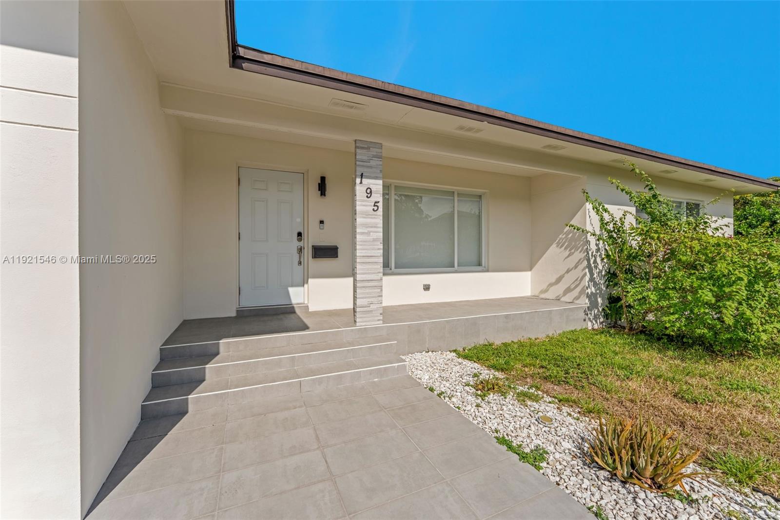 195 NW 115th St Miami, FL 33168