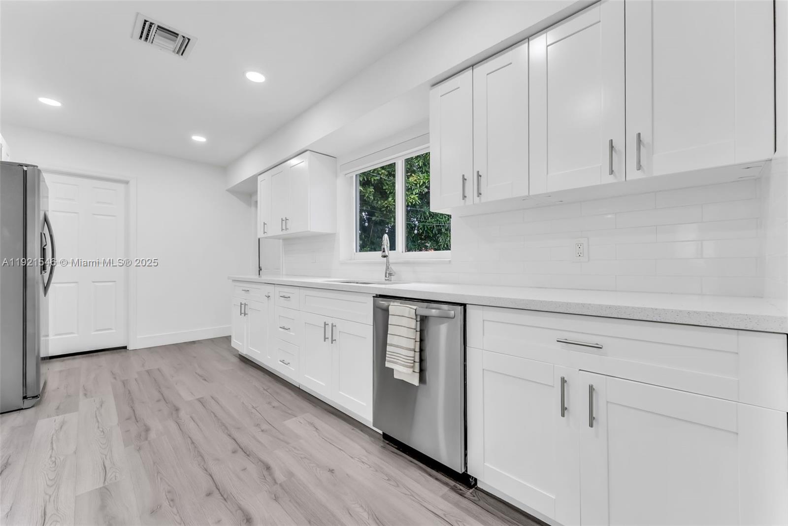 195 NW 115th St Miami, FL 33168