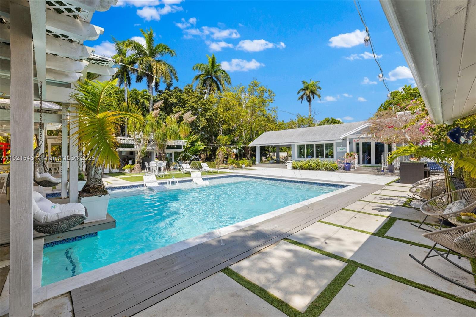 7720 SW 79th Ct Miami, FL 33143