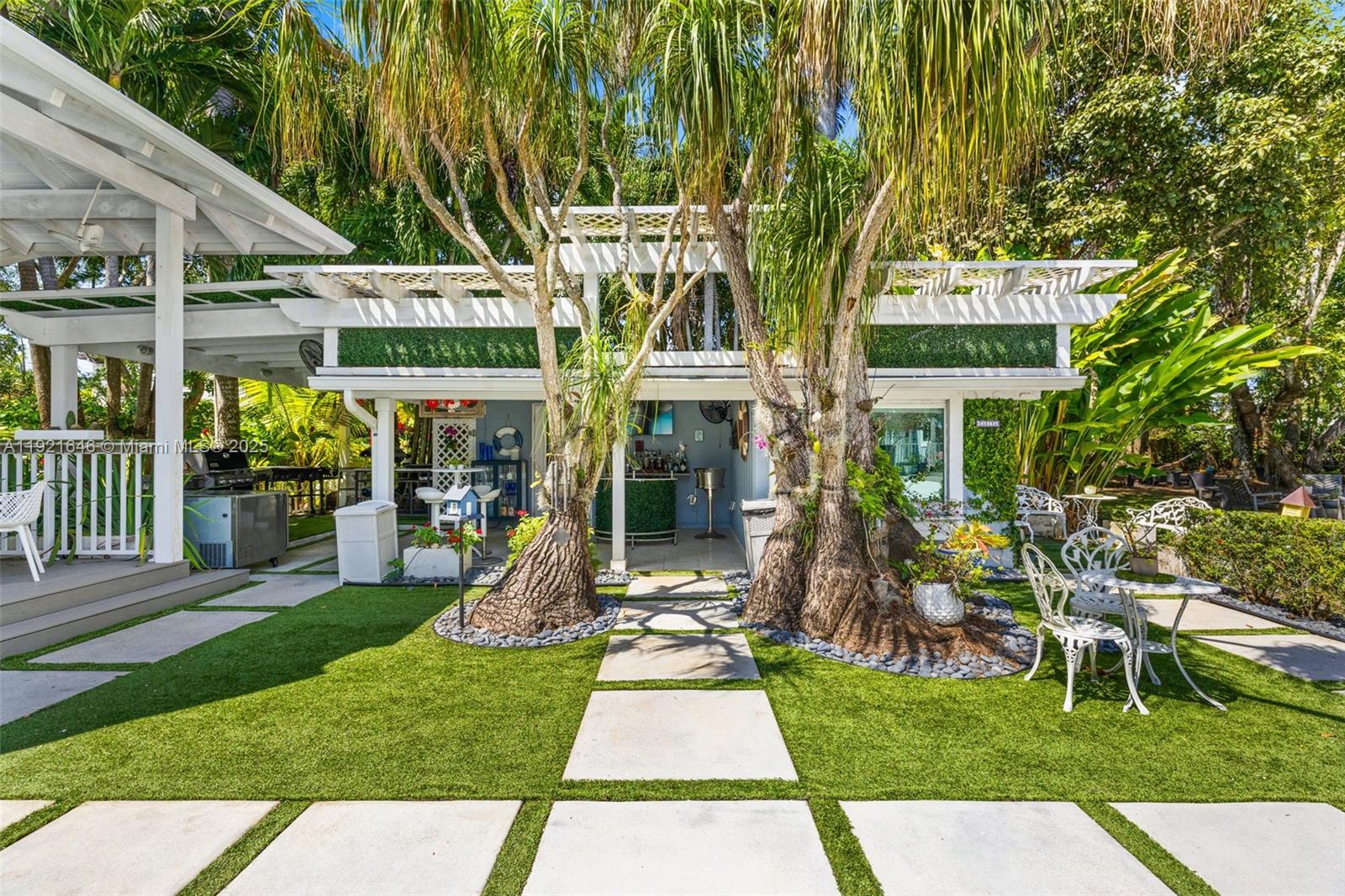 7720 SW 79th Ct Miami, FL 33143