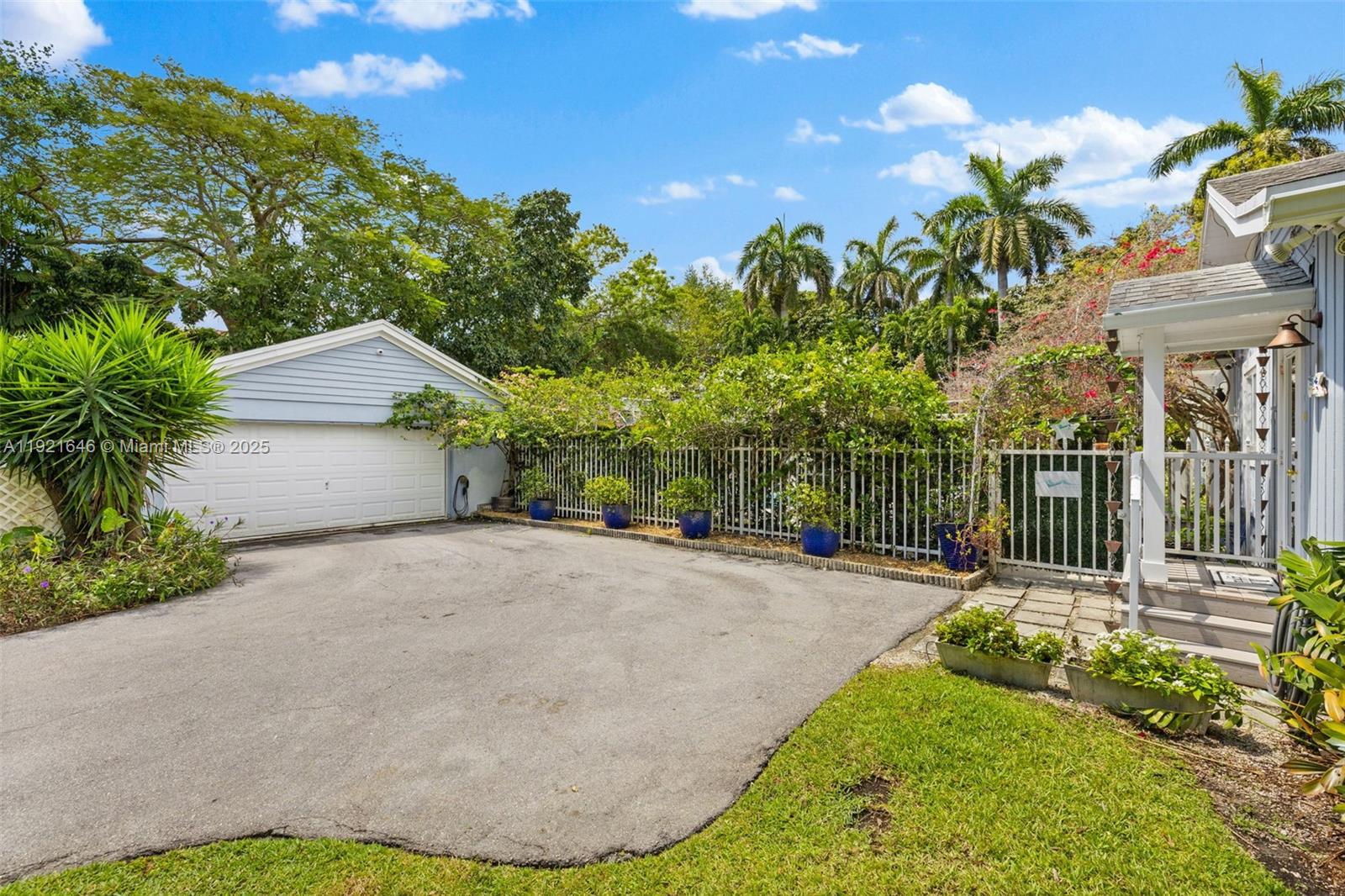 7720 SW 79th Ct Miami, FL 33143