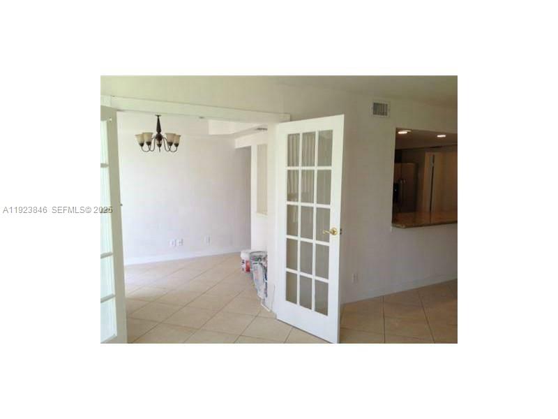 800 Parkview Dr #124