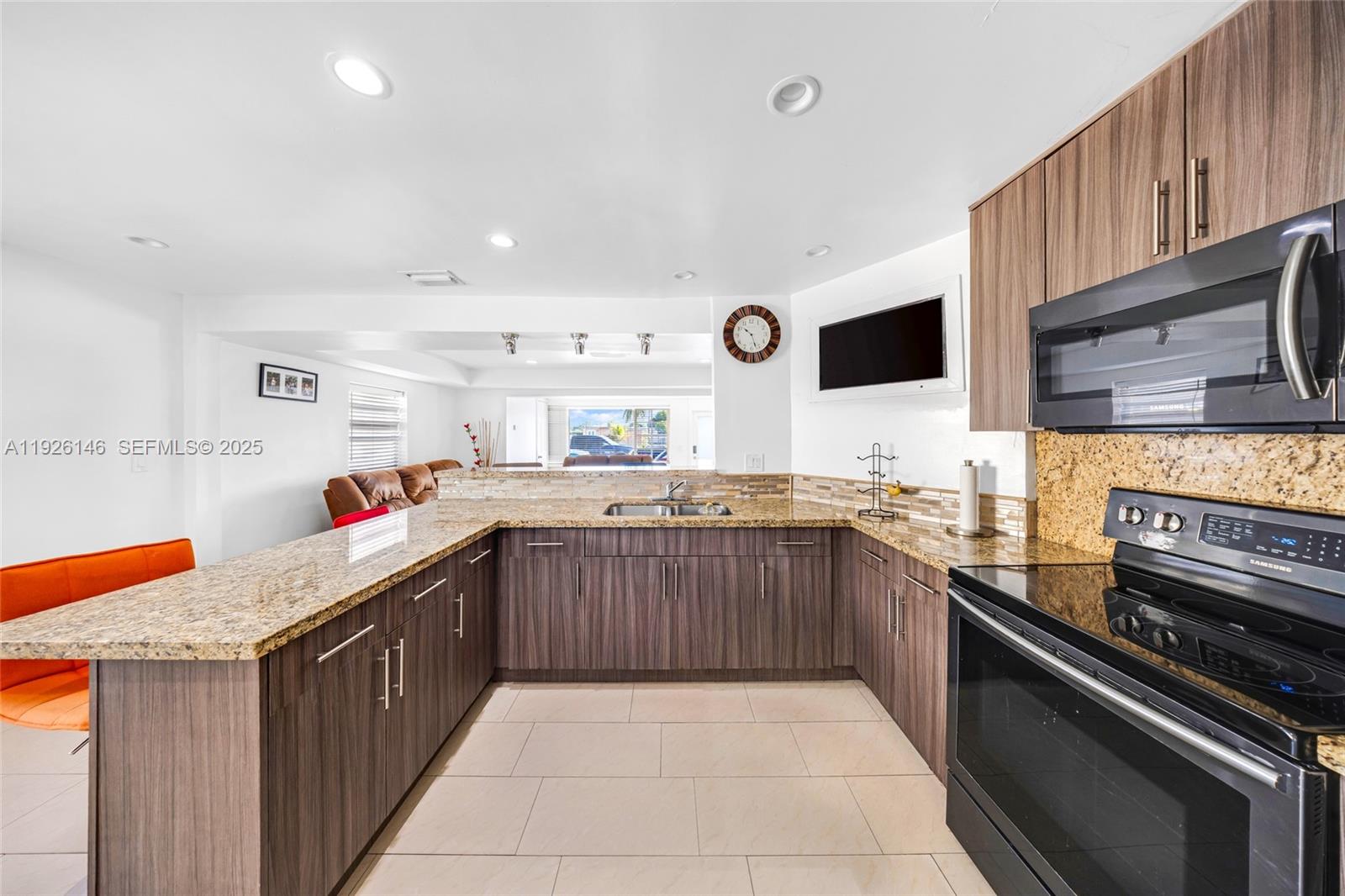 4660 E 4th Ave Hialeah, FL 33013