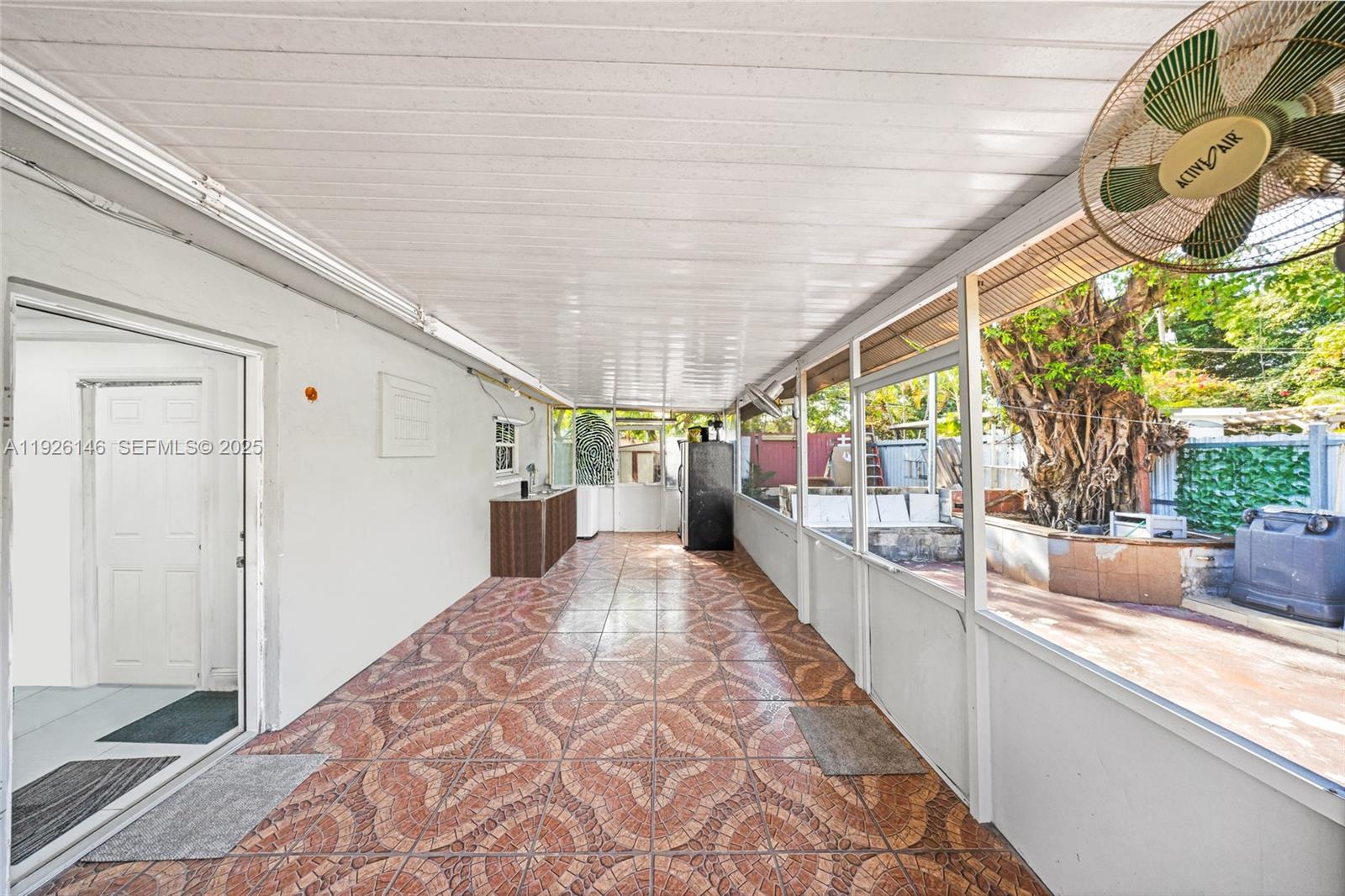 4660 E 4th Ave Hialeah, FL 33013