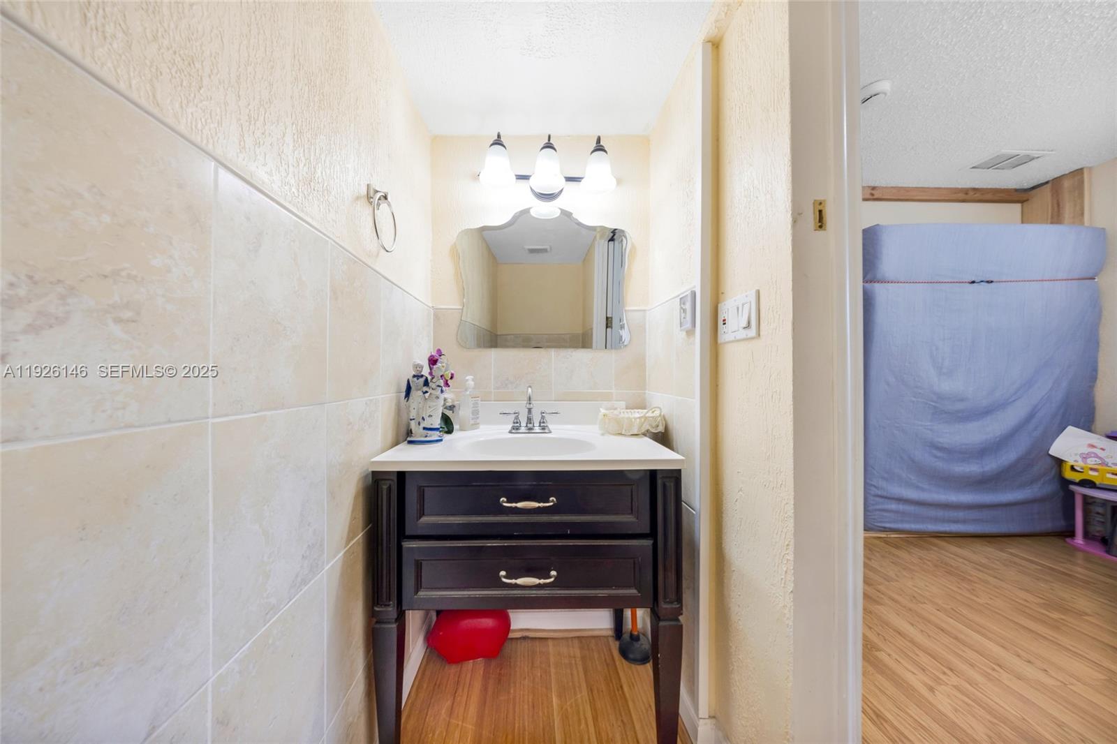 4660 E 4th Ave Hialeah, FL 33013