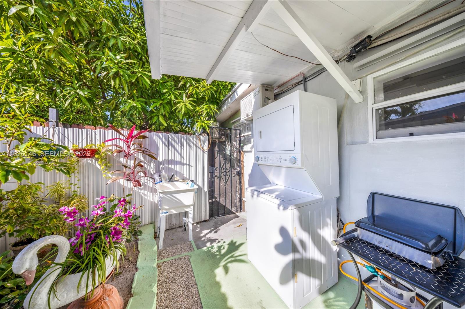 4660 E 4th Ave Hialeah, FL 33013