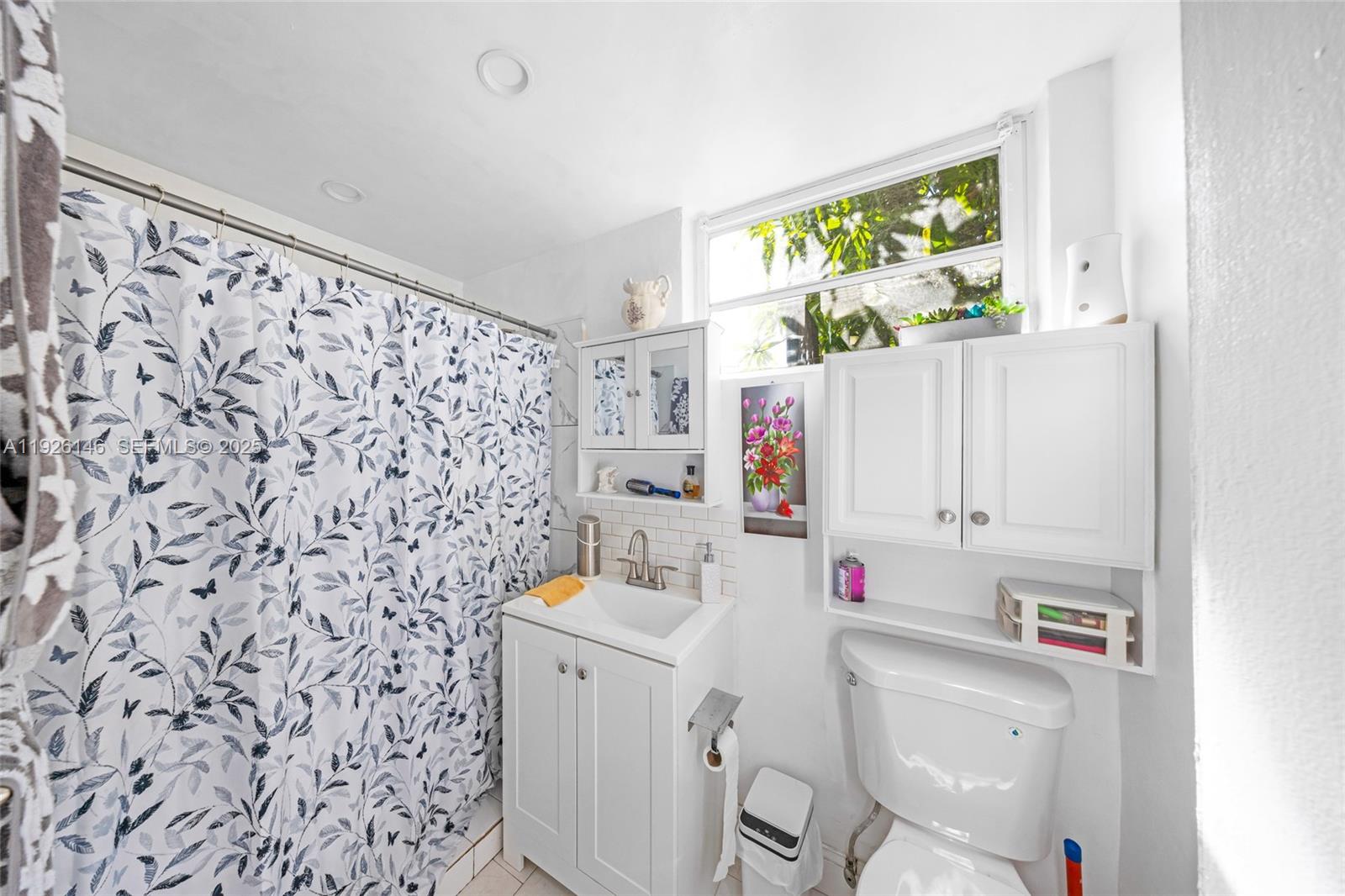 4660 E 4th Ave Hialeah, FL 33013