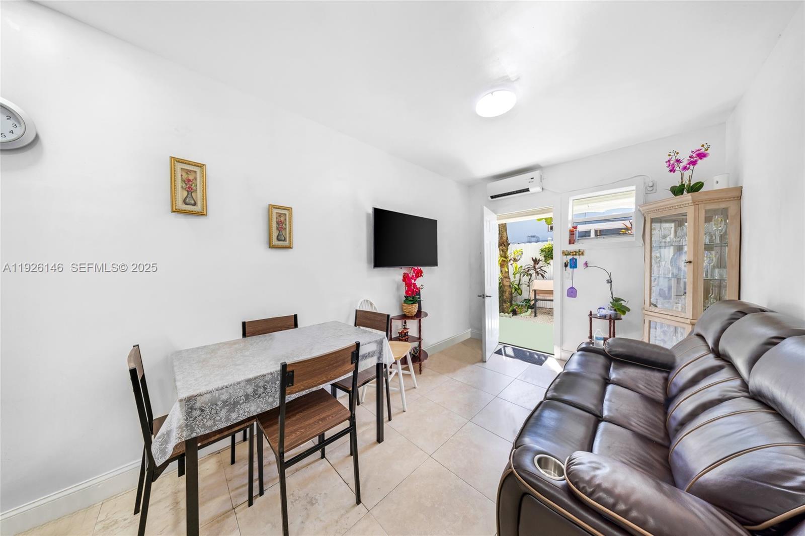 4660 E 4th Ave Hialeah, FL 33013