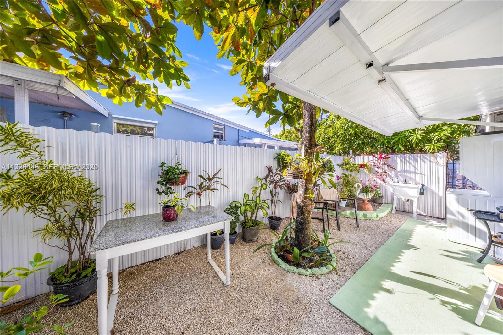 4660 E 4th Ave Hialeah, FL 33013