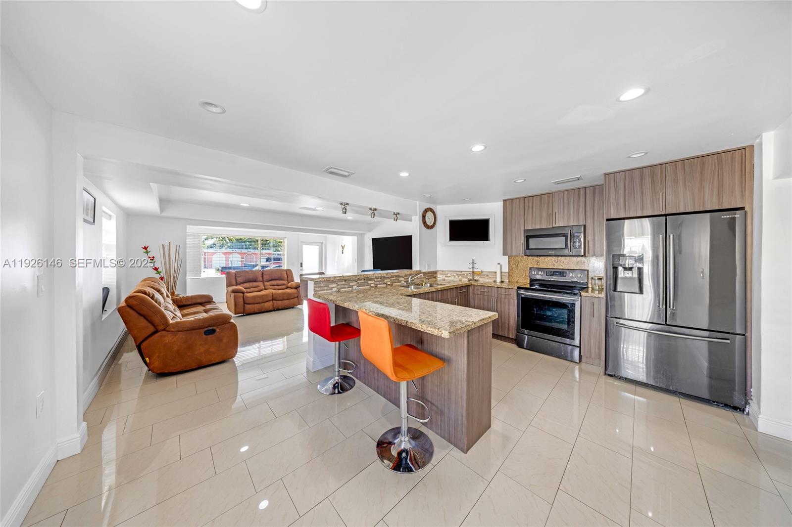 4660 E 4th Ave Hialeah, FL 33013