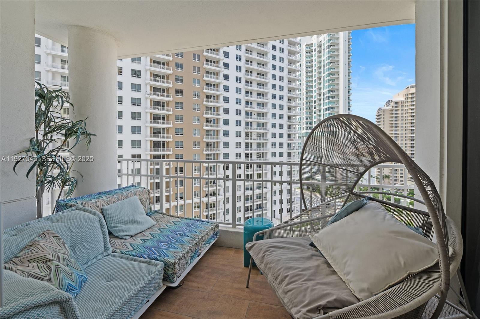 701 Brickell Key Blvd #1605 Miami, FL 33131