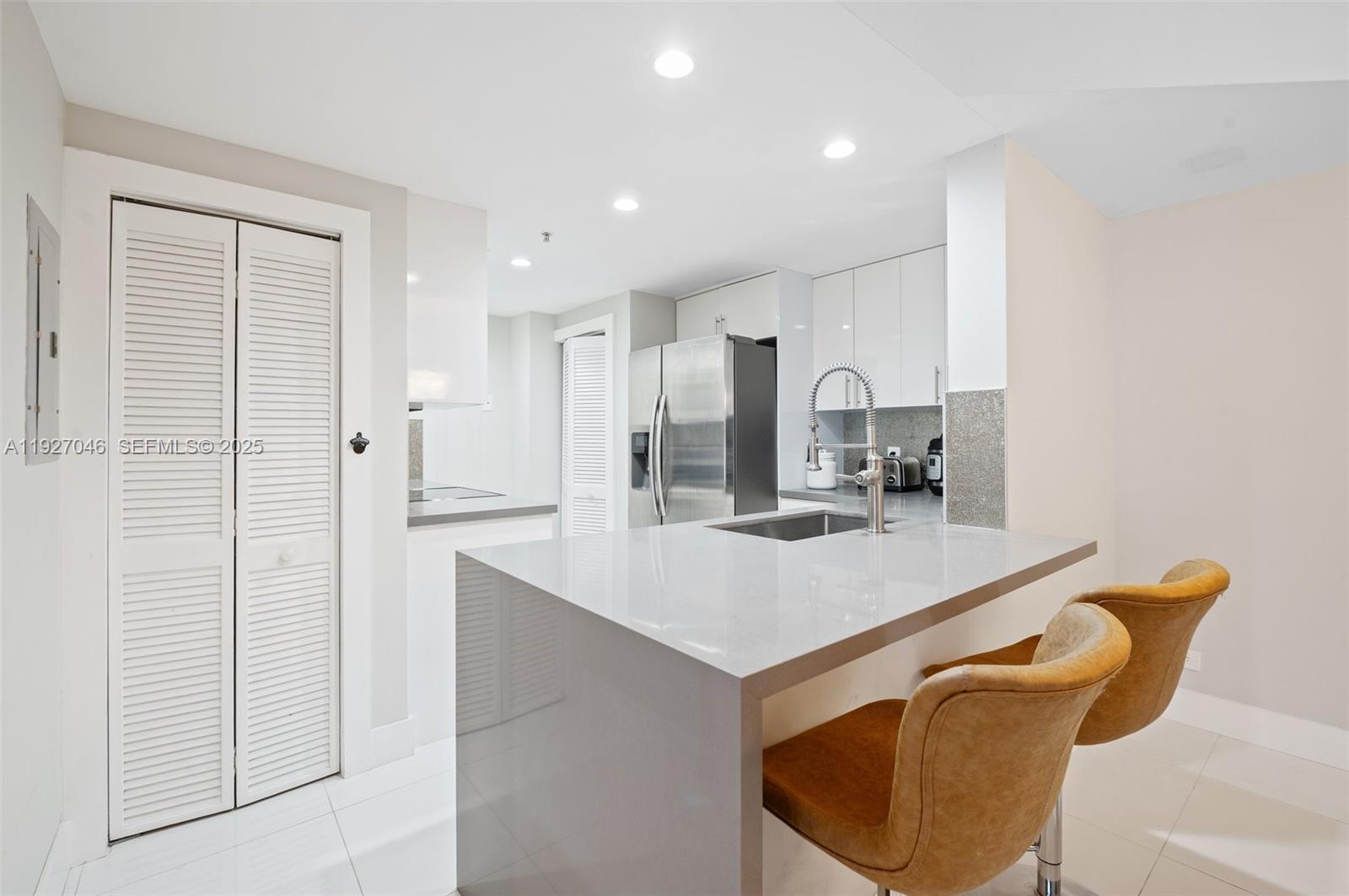 701 Brickell Key Blvd #1605 Miami, FL 33131