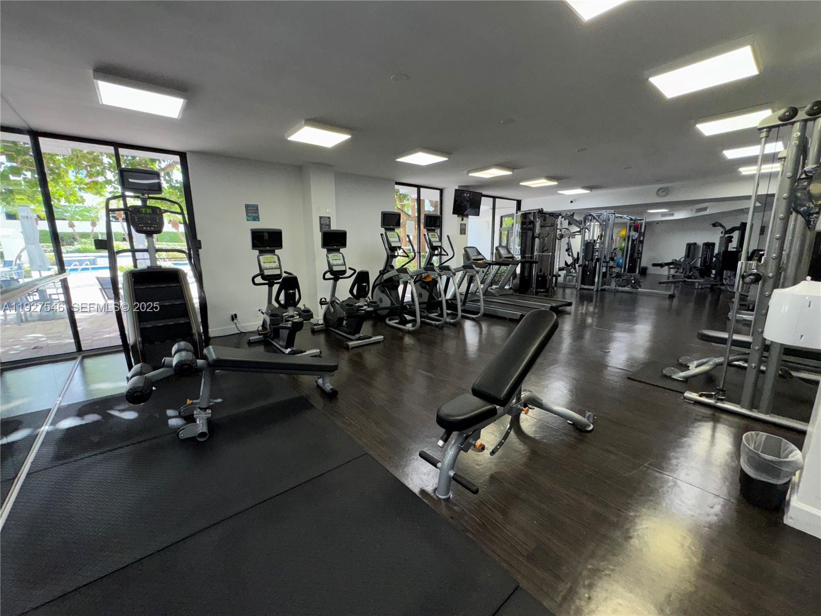 3300 NE 192nd St #903 Aventura, FL 33180