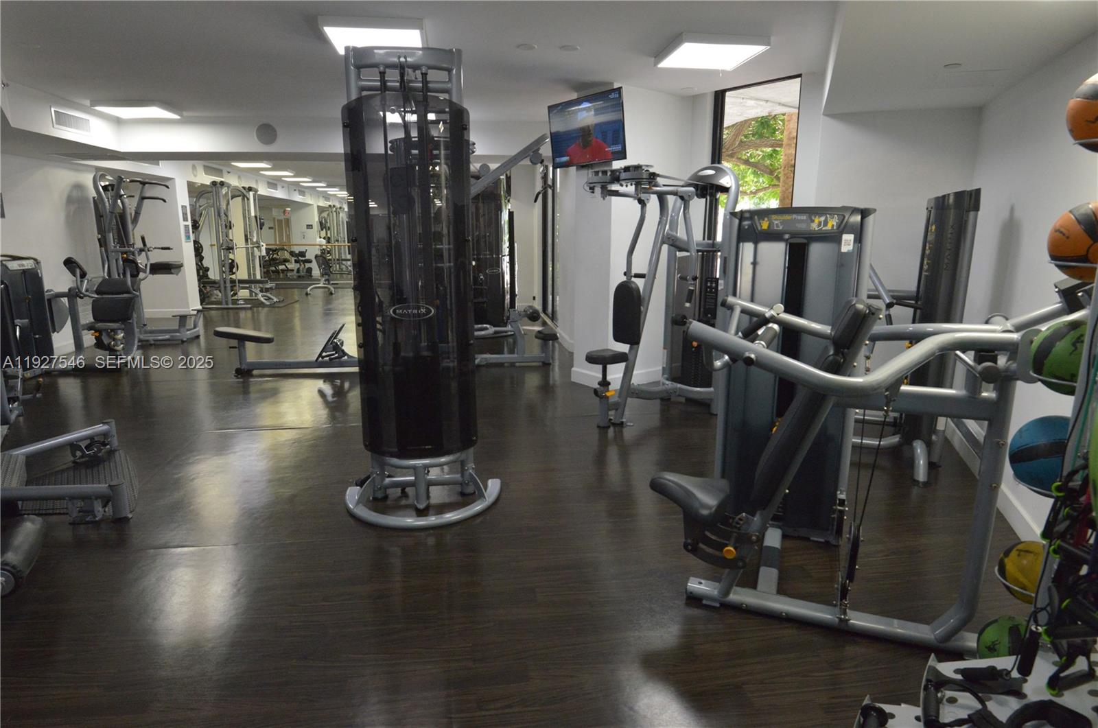 3300 NE 192nd St #903 Aventura, FL 33180