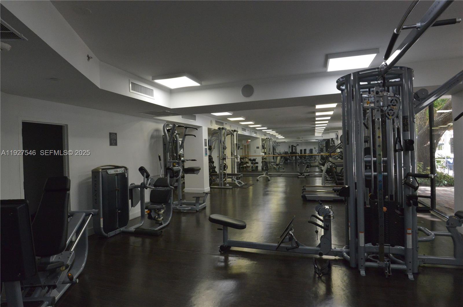 3300 NE 192nd St #903 Aventura, FL 33180