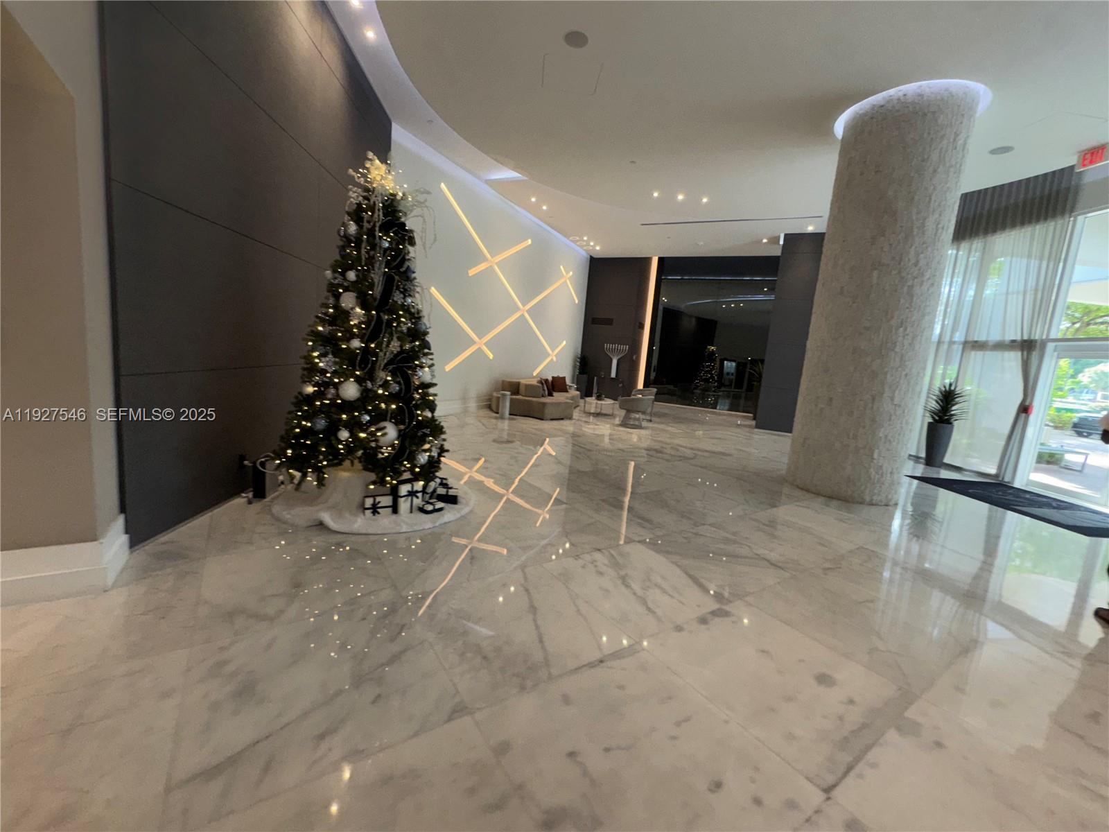 3300 NE 192nd St #903 Aventura, FL 33180