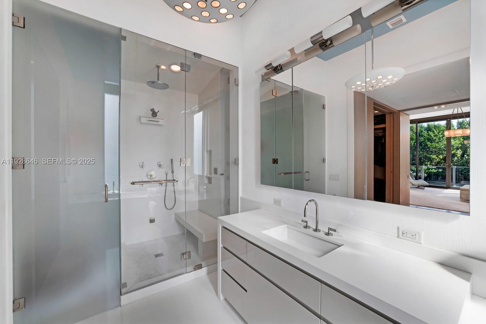 111 Reef Ln Key Biscayne, FL 33149