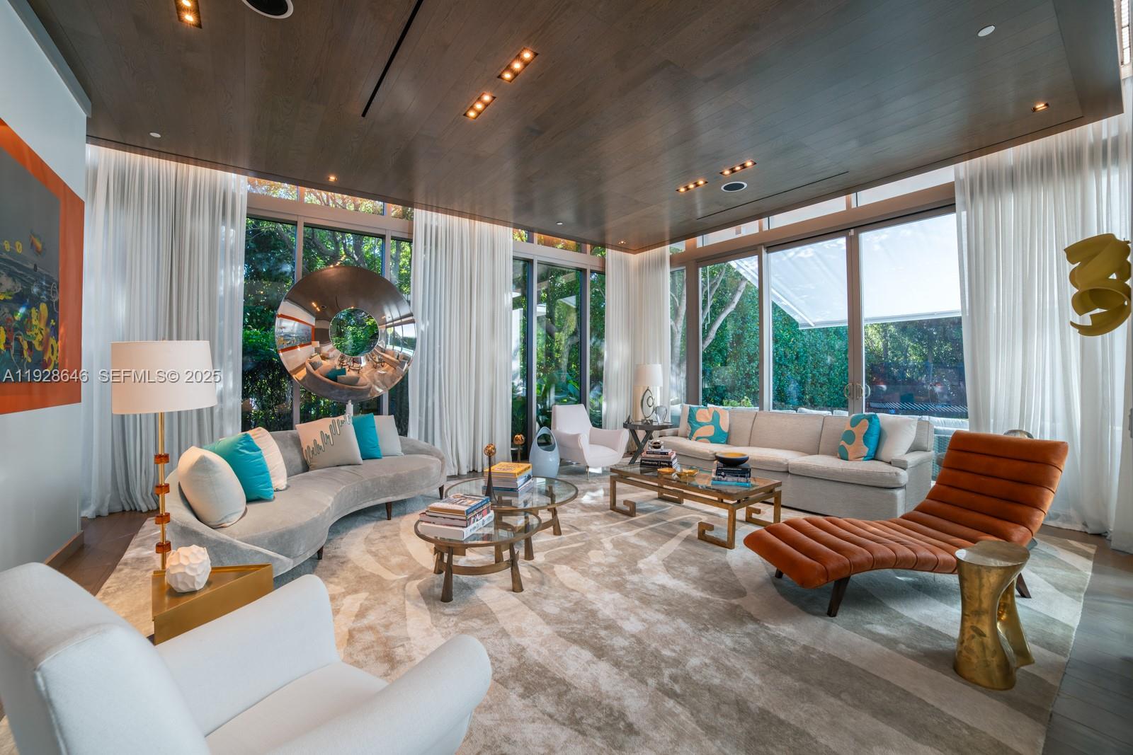 111 Reef Ln Key Biscayne, FL 33149