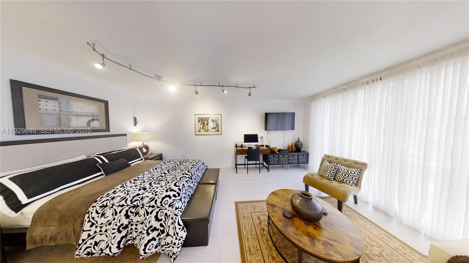 image South Bay Club1