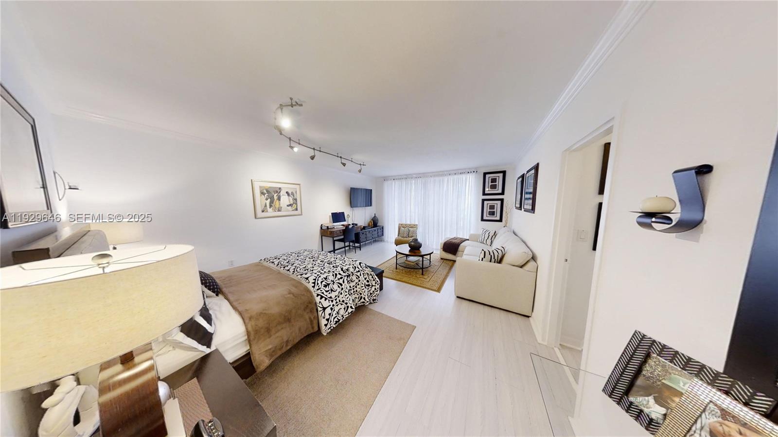 image South Bay Club2