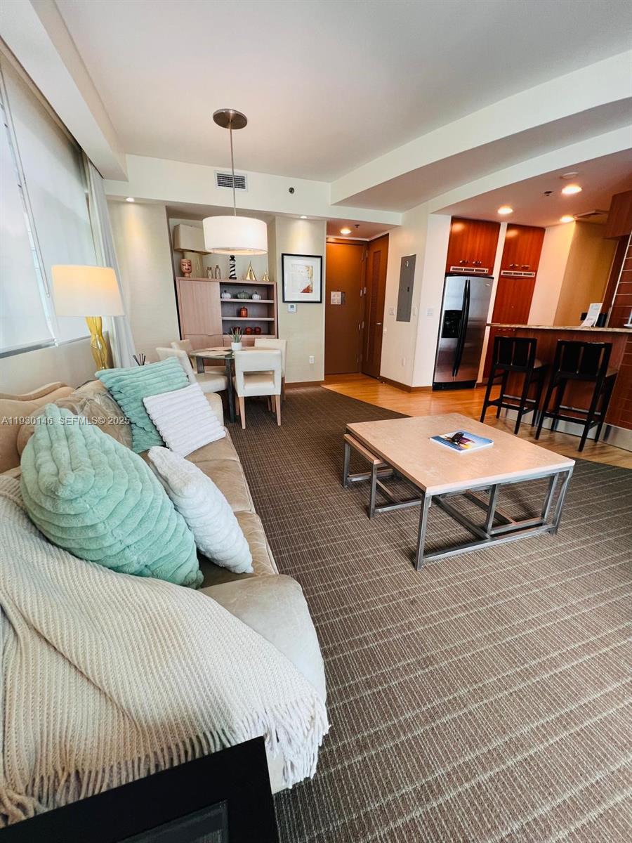 image Brickell Arch9