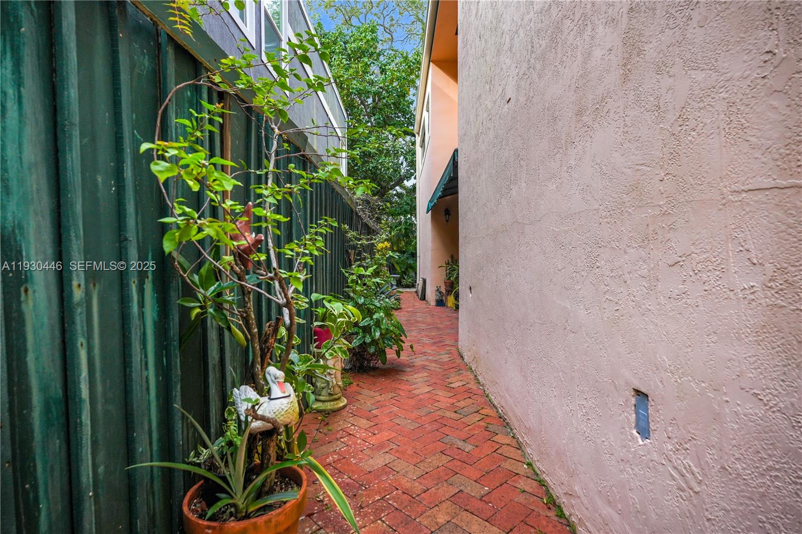 2790 SW 22nd Ave Miami, FL 33133