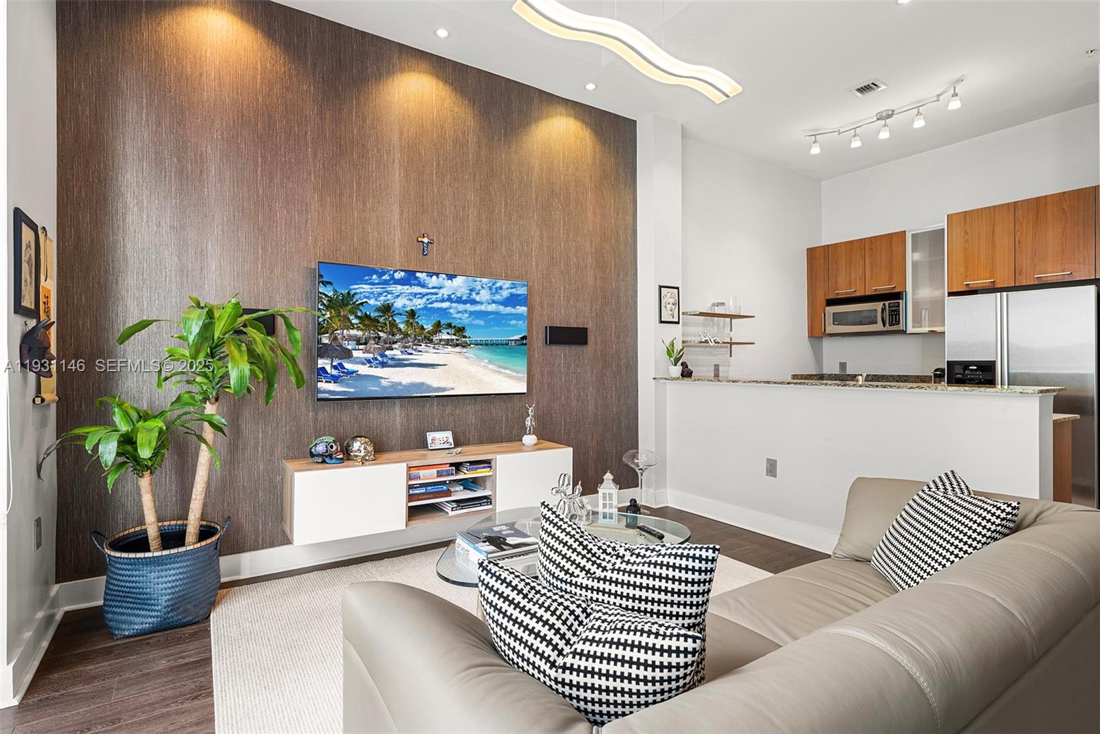 9066 SW 73rd Ct #405 Miami, FL 33156