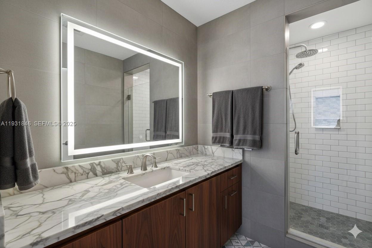 9511 Collins Ave #606 Surfside, FL 33154