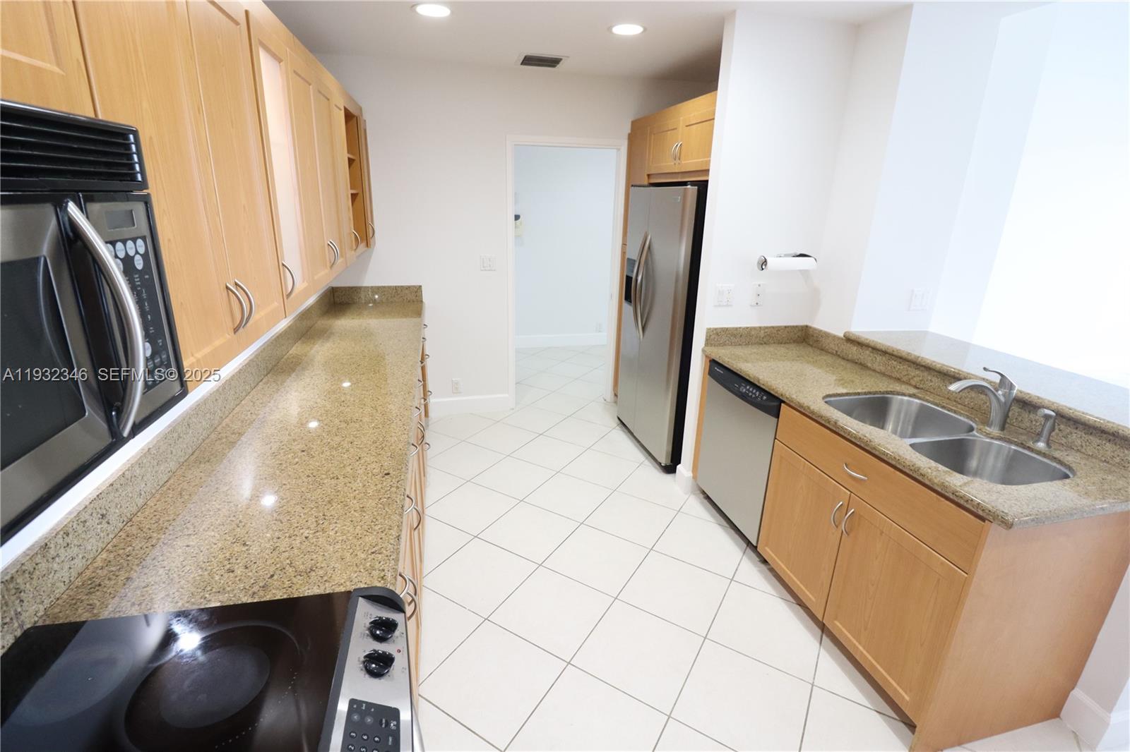 image Emerald Bay at Key Colony10