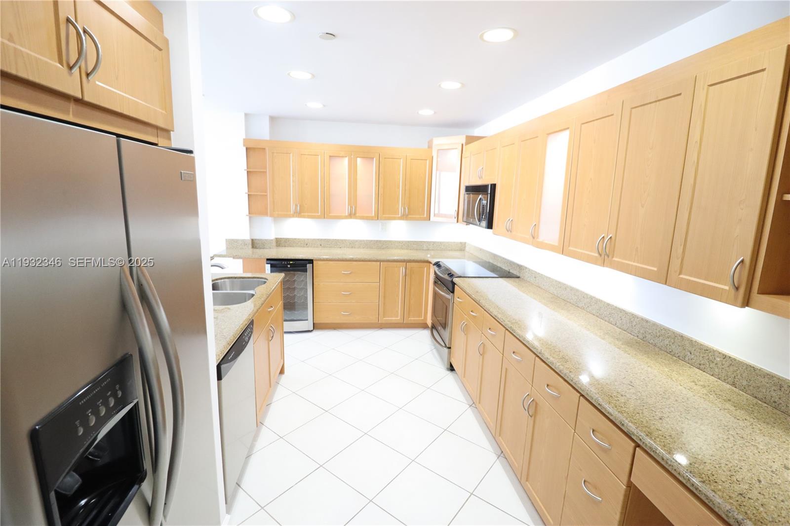 image Emerald Bay at Key Colony11