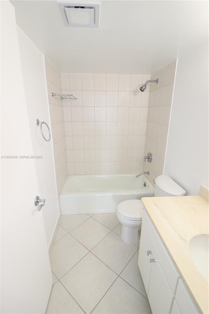 image Emerald Bay at Key Colony13