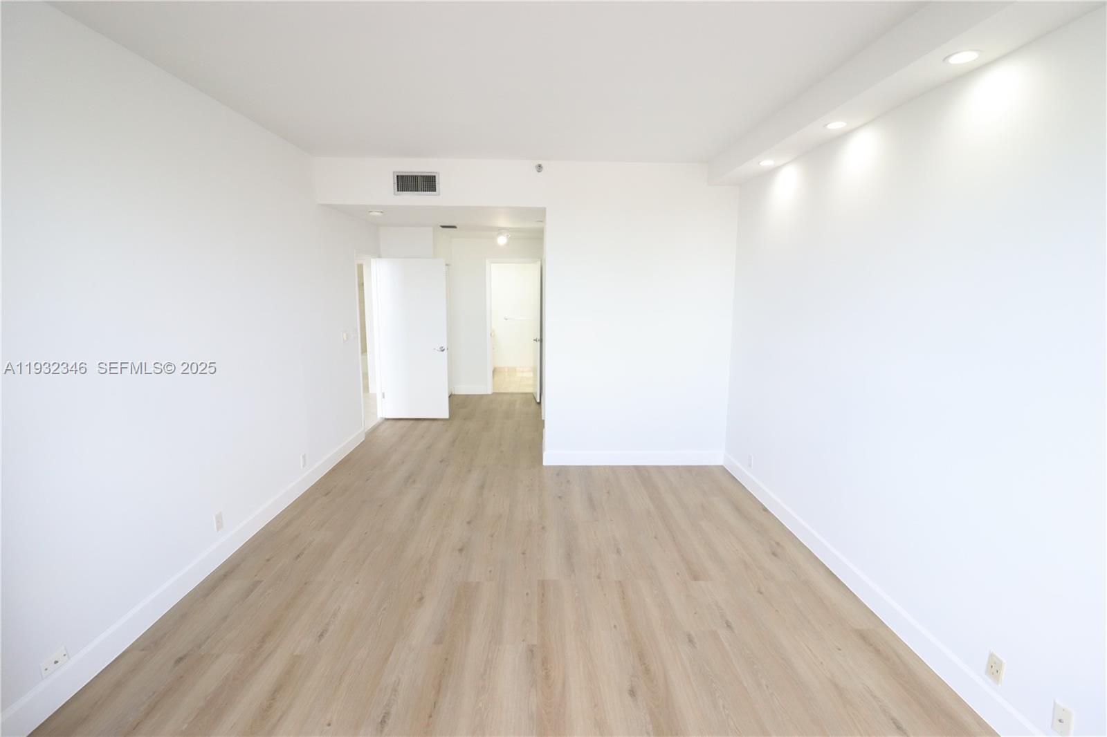 image Emerald Bay at Key Colony17