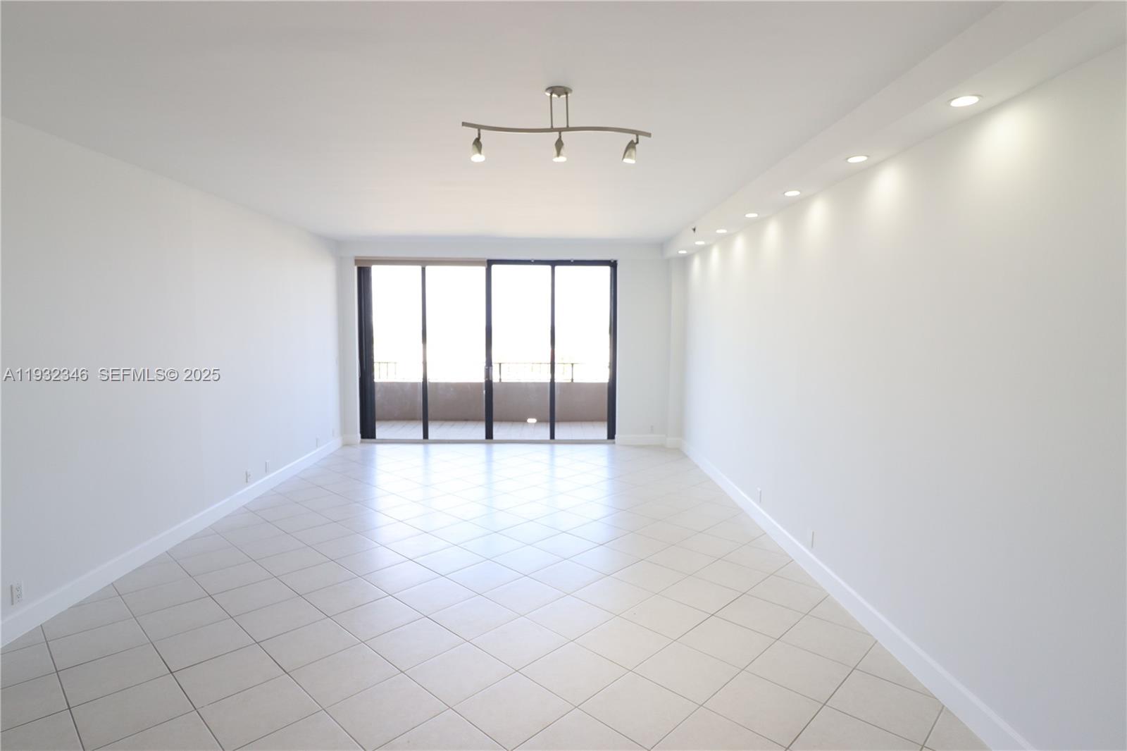 image Emerald Bay at Key Colony3