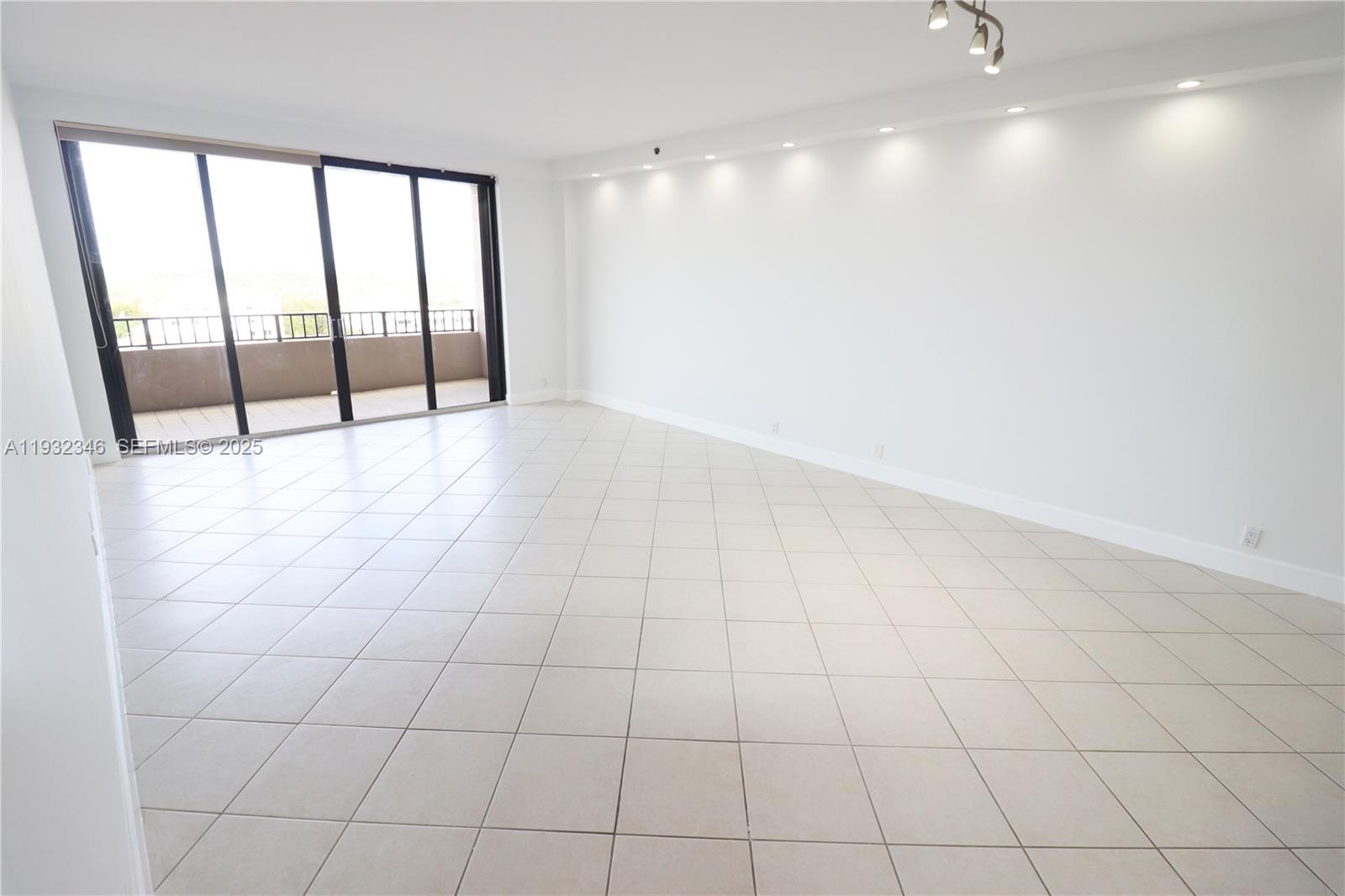 image Emerald Bay at Key Colony4