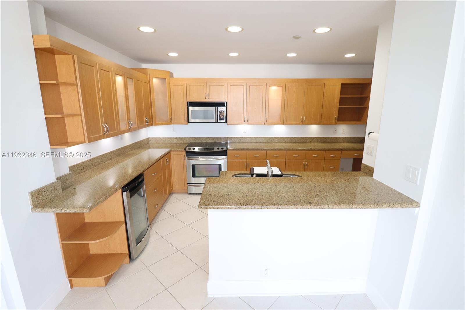 image Emerald Bay at Key Colony8