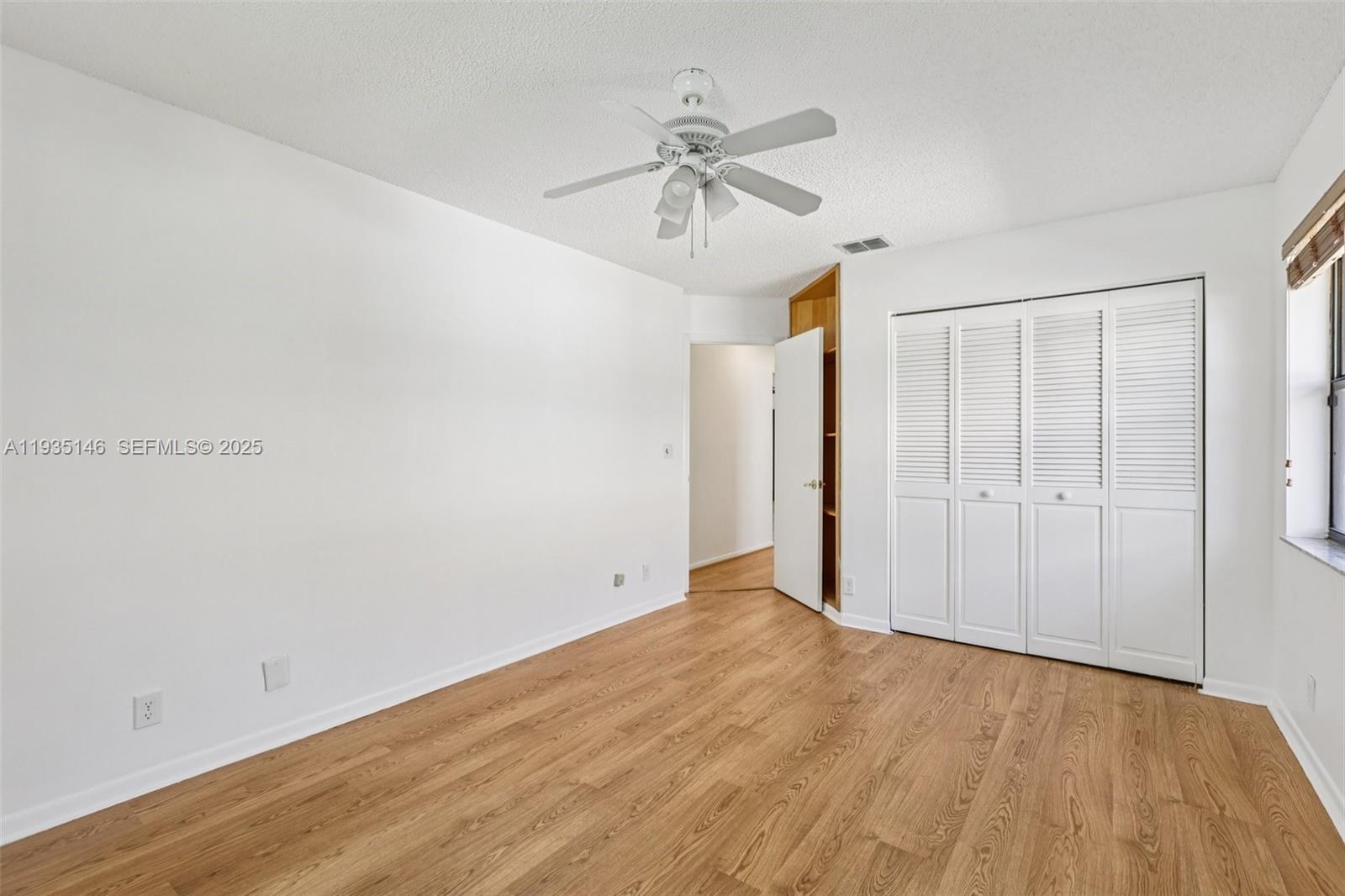 1801 W Oak Knoll Cir Davie, FL 33324