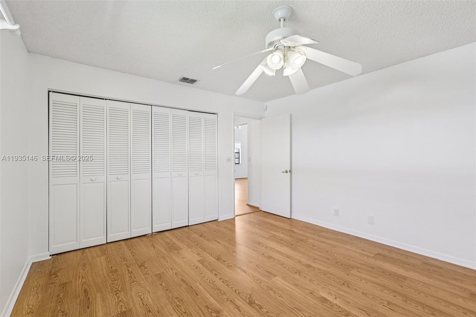 1801 W Oak Knoll Cir Davie, FL 33324