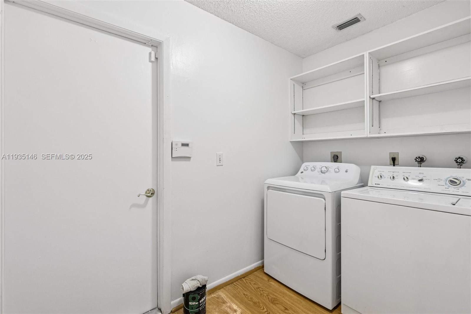 1801 W Oak Knoll Cir Davie, FL 33324