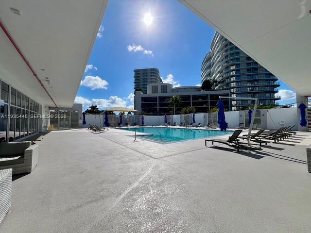 14951 Royal Oaks Ln #505 North Miami, FL 33181