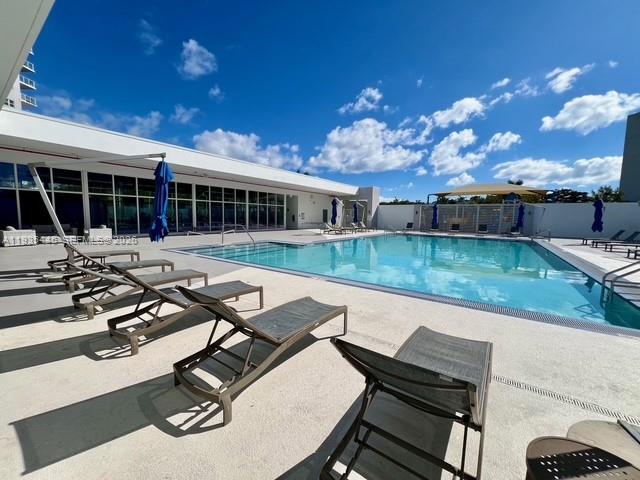 14951 Royal Oaks Ln #505 North Miami, FL 33181