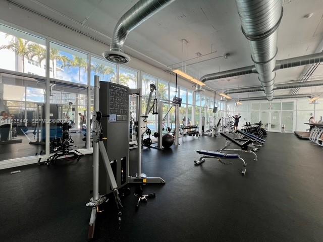 14951 Royal Oaks Ln #505 North Miami, FL 33181