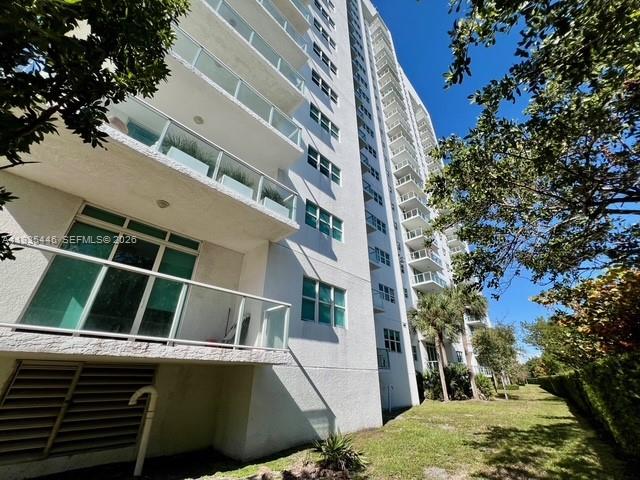 14951 Royal Oaks Ln #505 North Miami, FL 33181