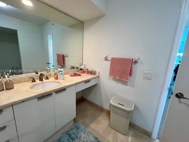 14951 Royal Oaks Ln #505 North Miami, FL 33181