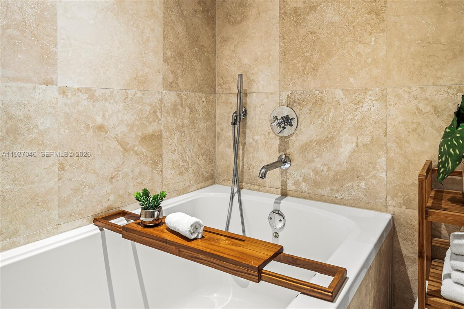 102 24th St #1207 Miami Beach, FL 33139