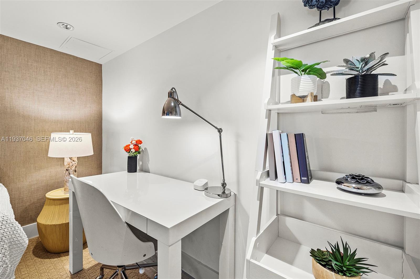 102 24th St #1207 Miami Beach, FL 33139