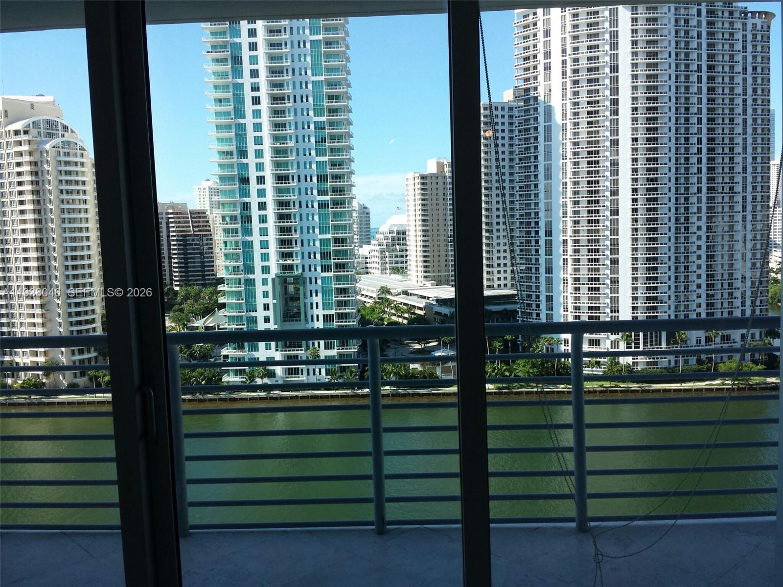 325 S Biscayne Bl #1819